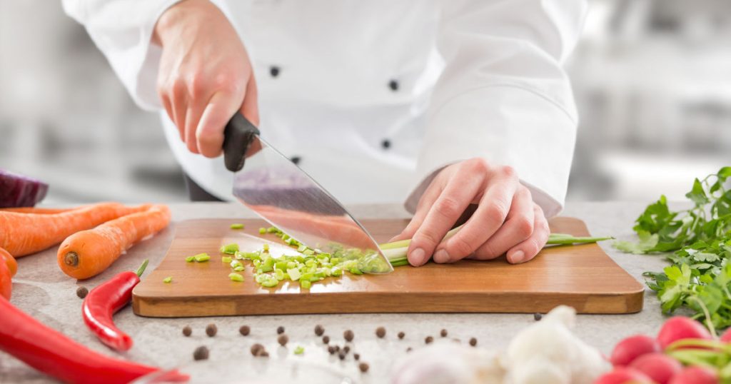 SKILLS EVERY AMATEUR COOK MUST KNOW
